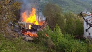 Sobadan çıktığı tahmin edilen yangında bir ev kullanılamaz hale geldi