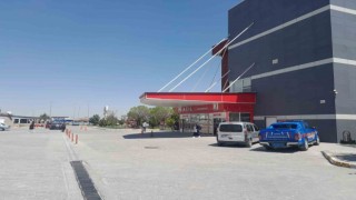 Tarla ilaçlarken zehirlendi