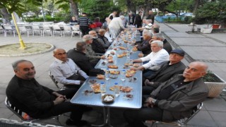 Taş medreseliler Manisada iftar sofrasında buluştu