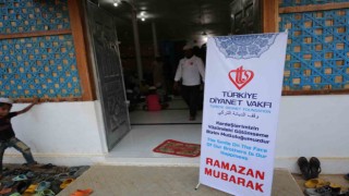 TDV, Bangladeşte 10 bin kişilik iftar paketi dağıttı