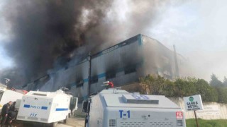 Tekirdağda fabrika yangını sürüyor: 6 işçi dumandan etkilendi