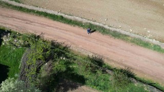 Tokatta deprem sonrası yollarda çatlaklar oluştu: “Ayakta zor durduk”