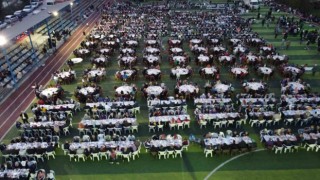 Toroslarda binlerce Fekeli Devlet Bahçeli Stadyumunda iftar açtı