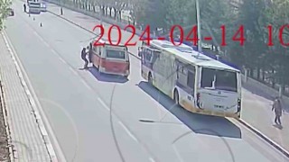 Trafik polisinin dikkati, direksiyon başında fenalaşan sürücünün kaza yapmasını önledi