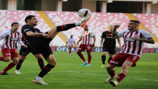 Trendyol Süper Lig: E.Y Sivasspor: 0 - Fatih Karagümrük: 0 (İlk yarı)