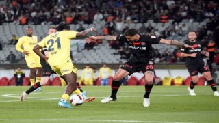 Trendyol Süper Lig: Fatih Karagümrük: 1 - Fenerbahçe: 2 (Maç sonucu)