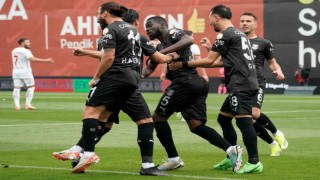 Trendyol Süper Lig: Pendikspor: 1 - Kayserispor:1 (İlk yarı)