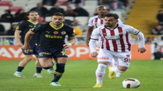 Trendyol Süper Lig: Sivasspor: 0 - Fenerbahçe: 1 (İlk yarı)