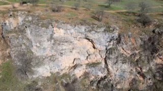 Tuncelide kaya düşme tehlikesi bulunan mevkide inceleme yapıldı