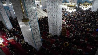 İlk bayram namazı Iğdır'da kılındı: Dualar Gazze için