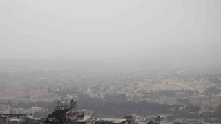 Türkiyenin en güneyinde toz bulutu etkisini hissettiriyor