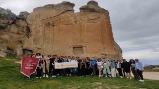 Üniversiteli ve liseli öğrenciler Turizm Haftasını Yazılıkayada kutladı