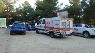 Uşakta otomobil gölete düştü, arama çalışması başlatıldı