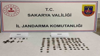Üstünde 91 tarihi sikke ve objeyle yakalandı