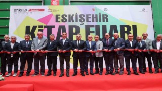 Vali Aksoy Eskişehir 3üncü Kitap Fuarının açılışını gerçekleştirdi