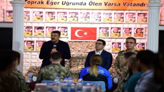 Vali Çelik, polisle iftarını açtı