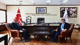 Vali Coşkundan Başkan Çavuşoğluna hayırlı olsun ziyareti