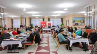 Vali Eldivan, Valilik çalışanları ile iftar sofrasında bir araya geldi