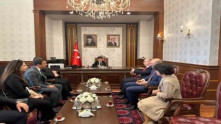 Vali Karadeniz koltuğunu 4üncü sınıf öğrencisi Emire devretti
