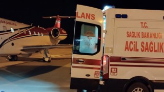 Vanda trafik kazası sonrası tedavi gören hasta için ambulans uçak havalandı