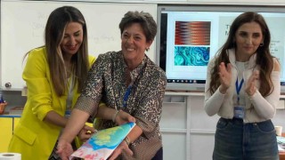 Yabancı öğrenciler ebru sanatı ile tanıştı