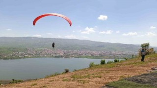 Yamaç paraşütü etkinliği büyük ilgi gördü