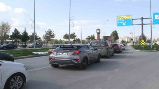 Yeni Konya-Antalya karayolunda bayram dönüşü trafiği yoğunluğu