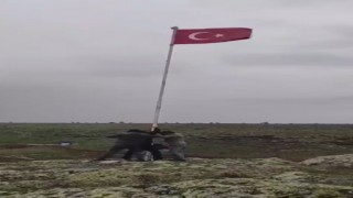 Yeni muhtarın Türk bayrağı hassasiyeti
