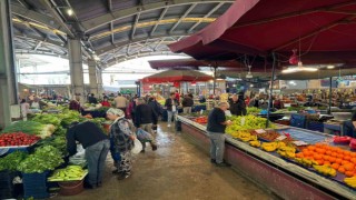 Zonguldakta semt pazarı boş kaldı