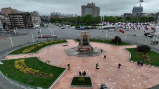 1 Mayıs kısıtlamalarından sonra boş kalan Taksim Meydanı havadan görüntülendi