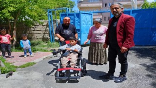 10 yaşındaki Miraç akülü sandalyesine kavuştu