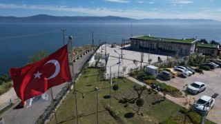 12 dönümlük deniz manzaralı belediye binası satışa çıkarıldı