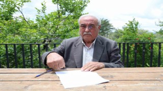 18 başbakan, 7 cumhurbaşkanı, 19 vali değişti o hala muhtar