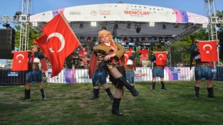 19 Mayıs Gençlik Festivali binlerce gencin katılımıyla başladı