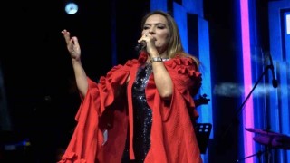 19 Mayıs Gençlik Şenliği Downtownda doyasıya yaşandı, Demet Akalın sevenlerini hayran bıraktı