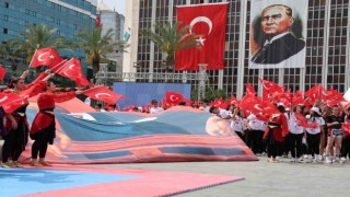 19 Mayıs İzmirde coşkuyla kutlandı