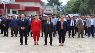 19 Mayıs kutlamaları çelenk sunma ile başladı