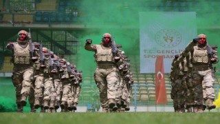 19 Mayıs kutlamalarına komandolar damga vurdu