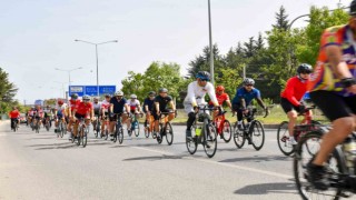 19 Mayısta 100 kilometre pedalladılar