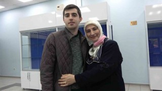 29 yıldır otizmli çocuğuna gözü gibi bakıyor