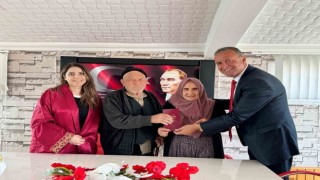 60 yıl sonra resmi nikah kıydılar