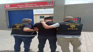 9 yıl 8 ay hapis cezası ile aranan şahsı polis yakaladı