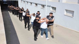 Adanada “Kuyu-1” operasyonunda yakalanan 42 şüpheli adliyeye sevk edildi