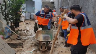 AFAD gönüllüleri, Cizrede sel felaketinin yaralarını sarıyor