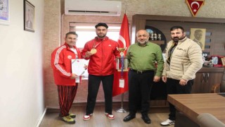 Afyonkarahisarlı sporcu vücut geliştirme şampiyonasında Avrupa ikincisi oldu