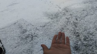 Ağrıda mayıs ayında kar yağışı köyü kışa döndürdü