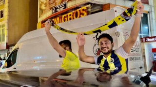 Ağrıda şampiyonluk kutlamasına Fenerbahçeliler bayraklarıyla katıldı