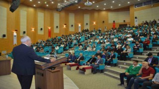 Ahi Evran Tıp Öğrenci Sempozyumunda hekimlik konuşuldu