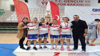 Ahmetli Gazi Ortaokulu sporcuları Türkiye 2ncisi oldu