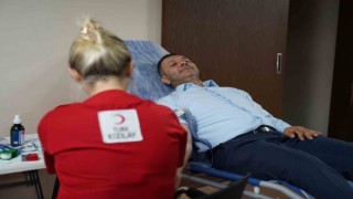 AK Partiden kan bağışına destek
